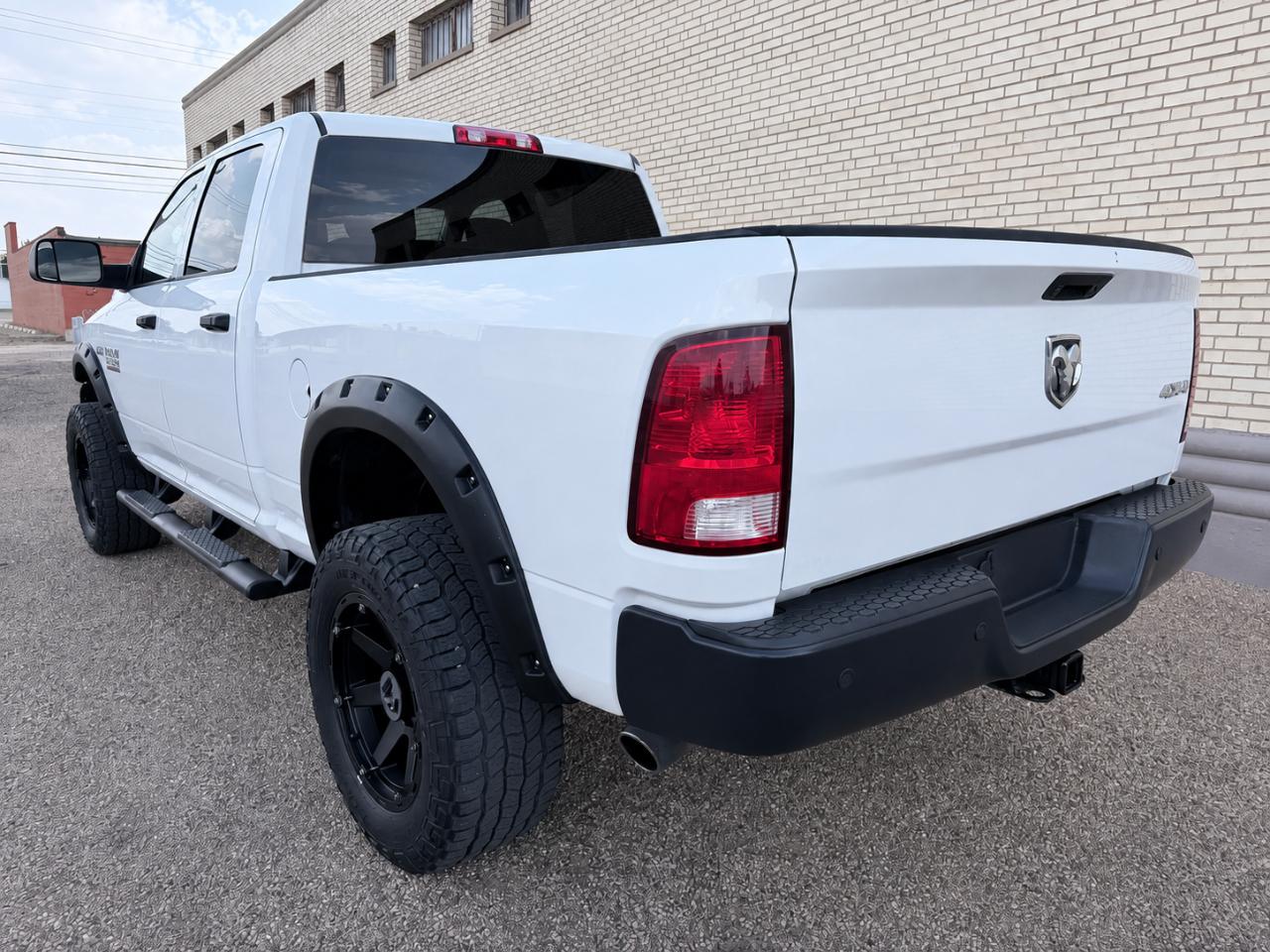 RAM 2500 Tradesman 4x4 Crew Cab 6'4" Box 2017