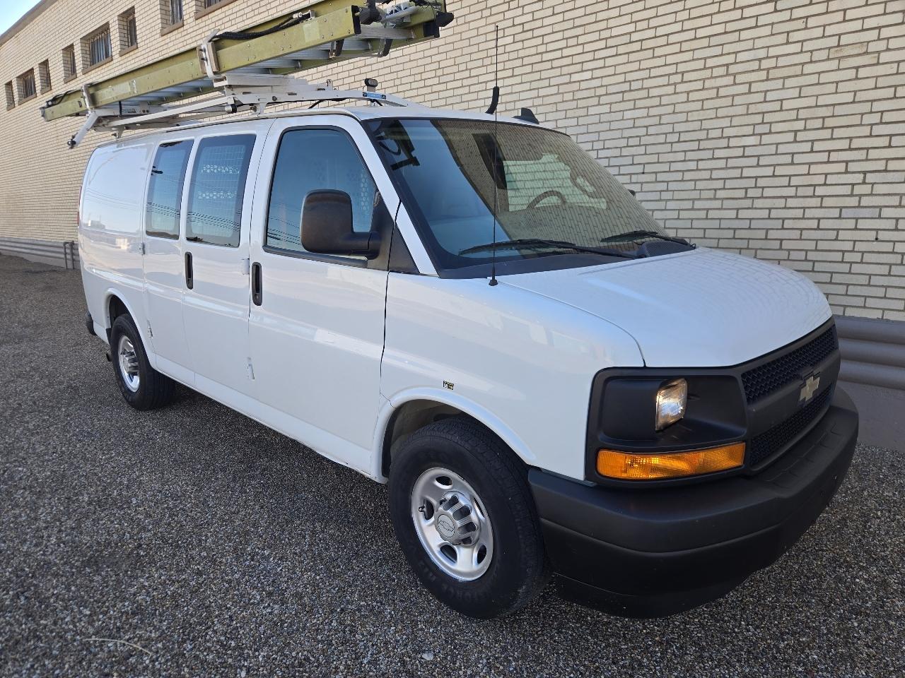 Chevrolet Express Cargo Van RWD 2500 135" 2017