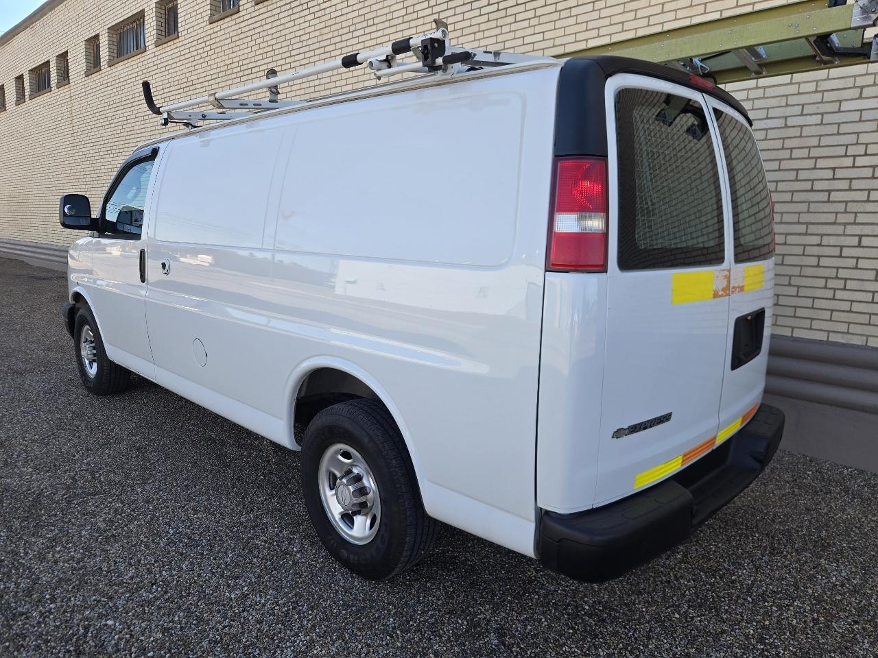 Chevrolet Express Cargo Van RWD 2500 135" 2017