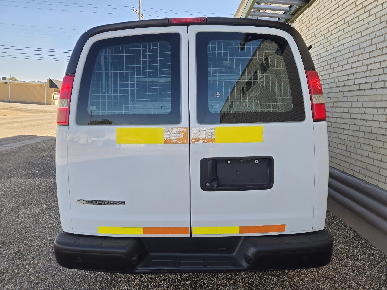 Chevrolet Express Cargo Van RWD 2500 135" 2017
