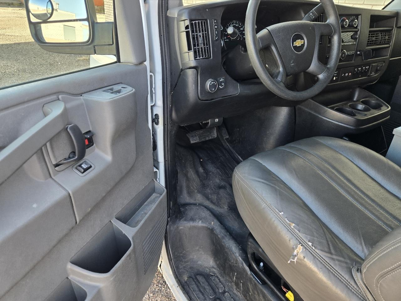 Chevrolet Express Cargo Van RWD 2500 135" 2017