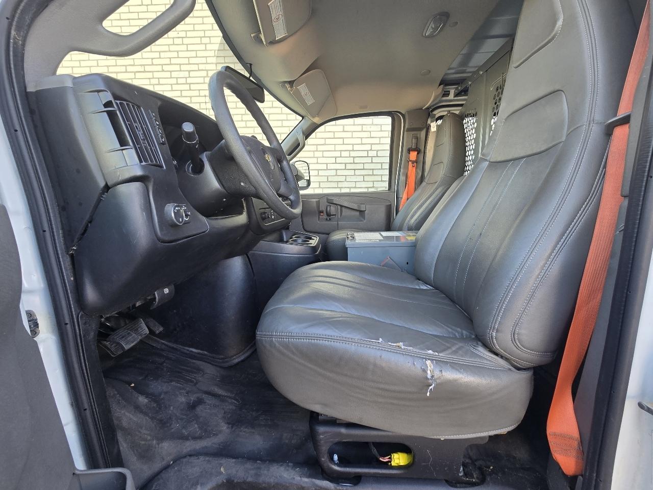 Chevrolet Express Cargo Van RWD 2500 135" 2017