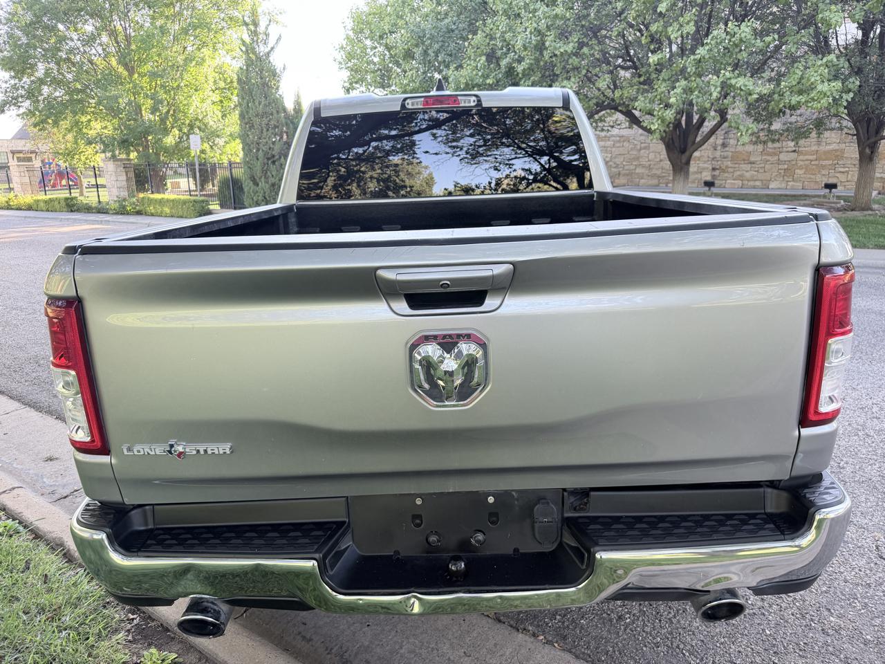 RAM 1500 Lone Star 4x2 Quad Cab 6'4" Box 2021