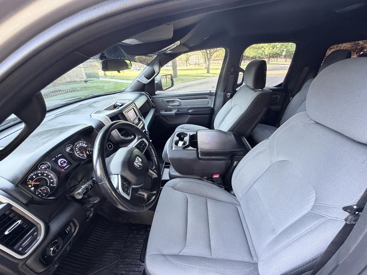 RAM 1500 Lone Star 4x2 Quad Cab 6'4" Box 2021