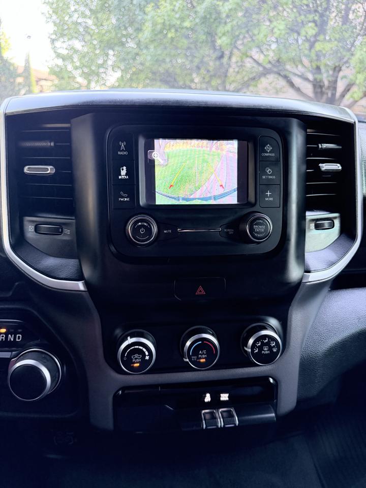 RAM 1500 Lone Star 4x2 Quad Cab 6'4" Box 2021
