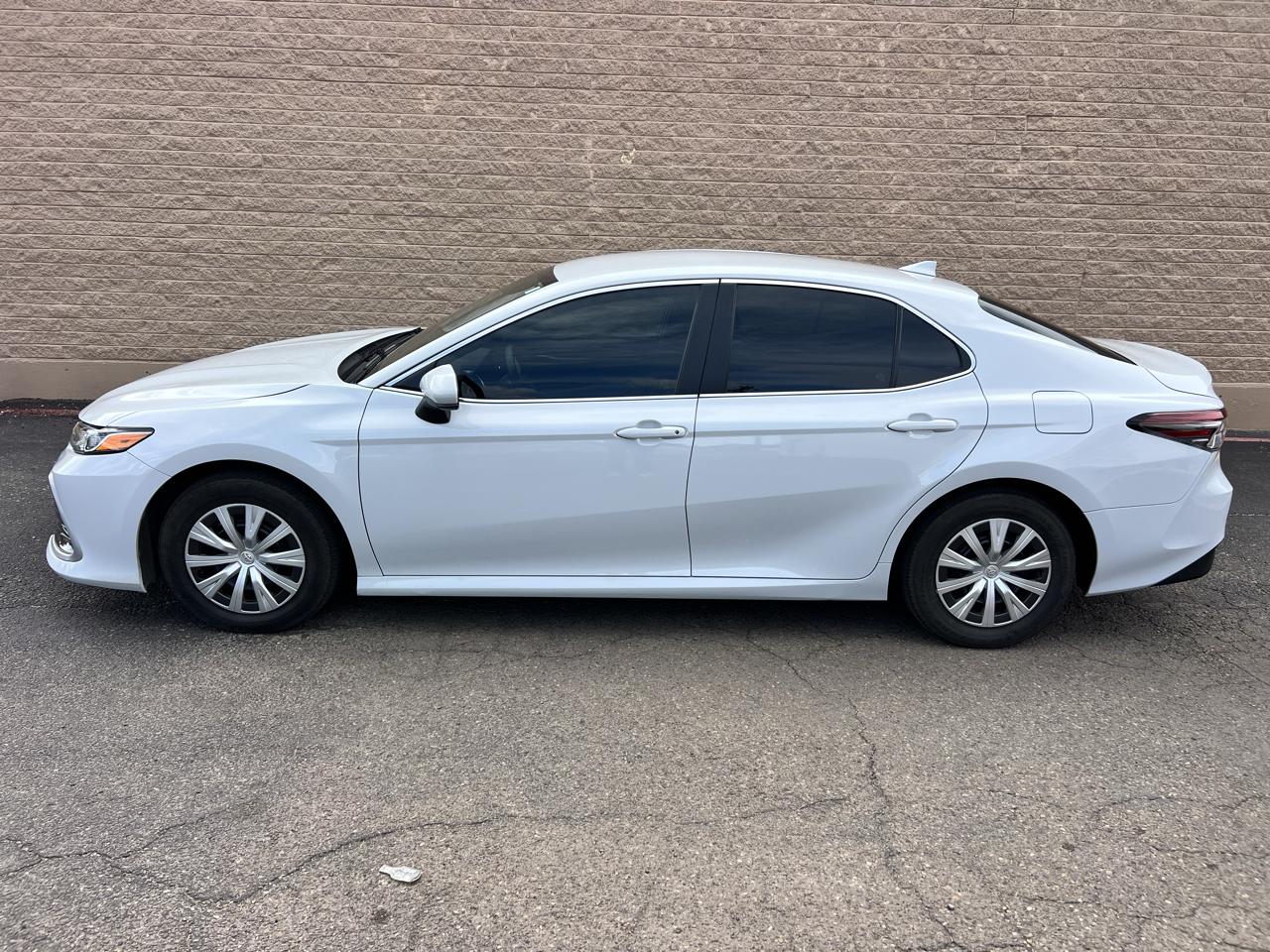 Toyota Camry Hybrid LE CVT (Natl) 2023