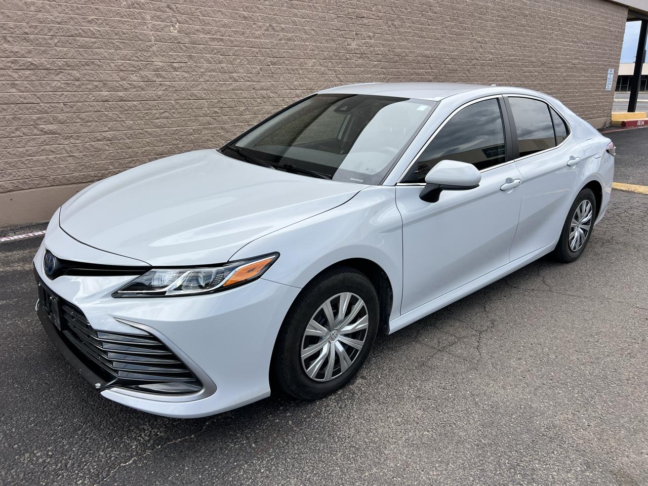 Toyota Camry Hybrid LE CVT (Natl) 2023