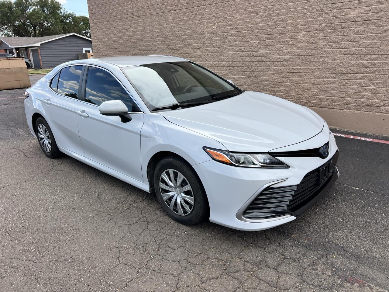Toyota Camry Hybrid LE CVT (Natl) 2023