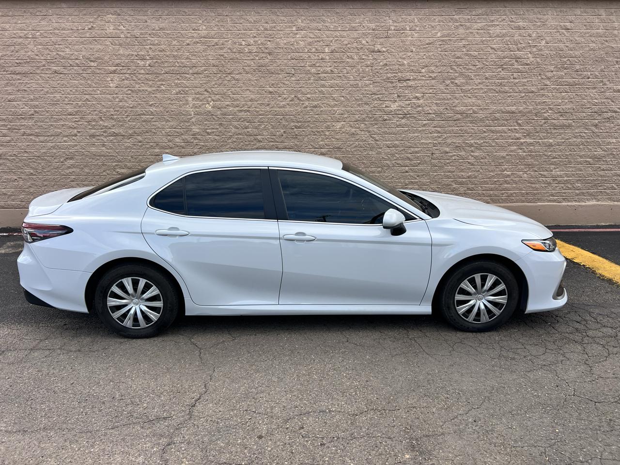 Toyota Camry Hybrid LE CVT (Natl) 2023