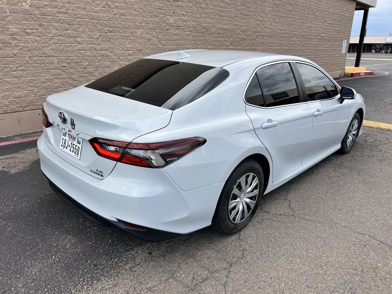 Toyota Camry Hybrid LE CVT (Natl) 2023