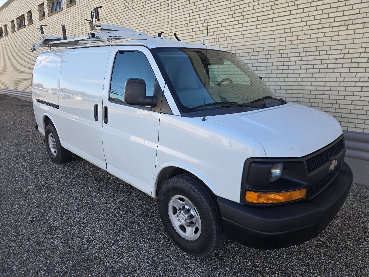 Chevrolet Express Cargo Van RWD 2500 135" 2014
