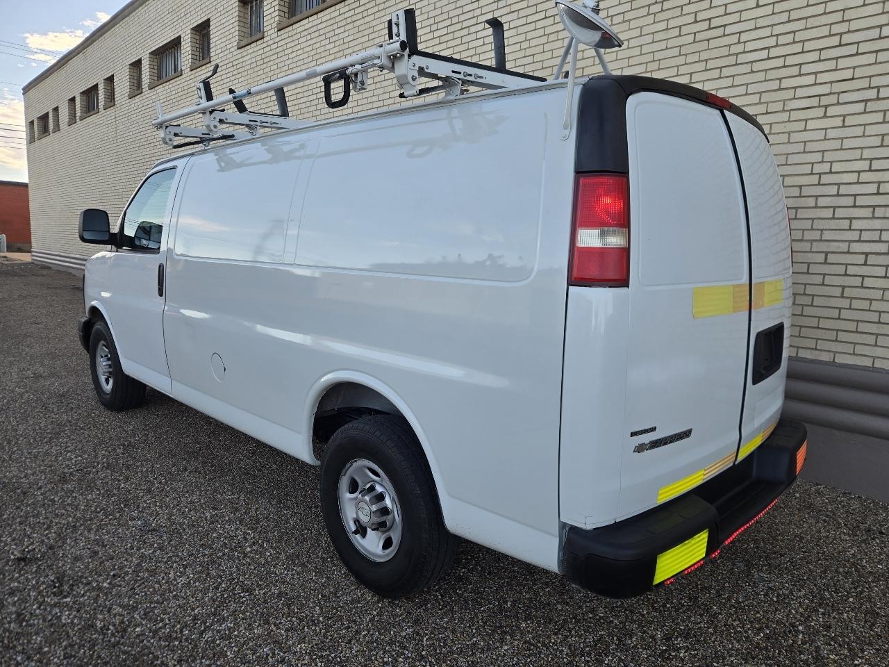 Chevrolet Express Cargo Van RWD 2500 135" 2014