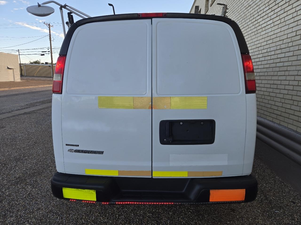 Chevrolet Express Cargo Van RWD 2500 135" 2014