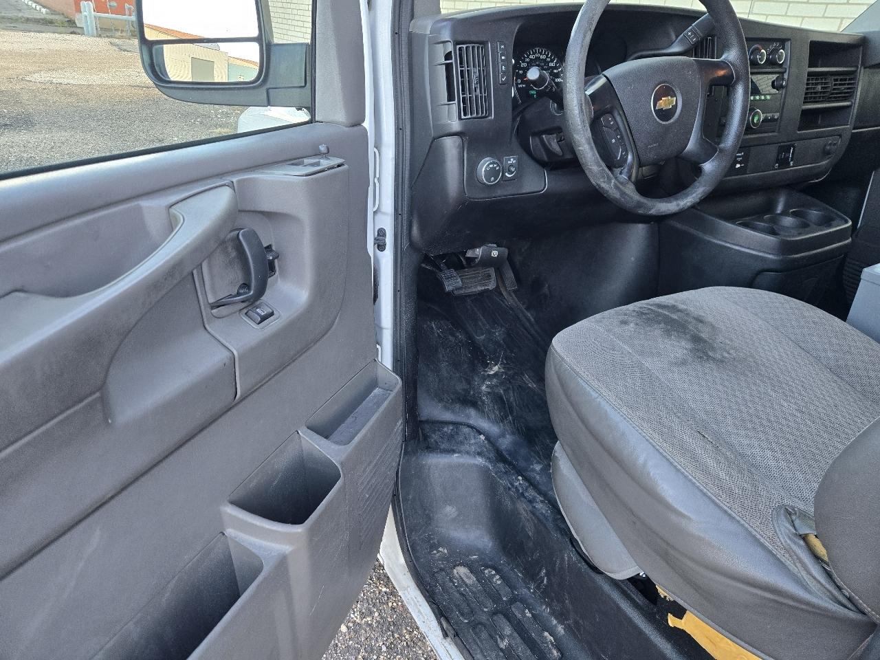 Chevrolet Express Cargo Van RWD 2500 135" 2014