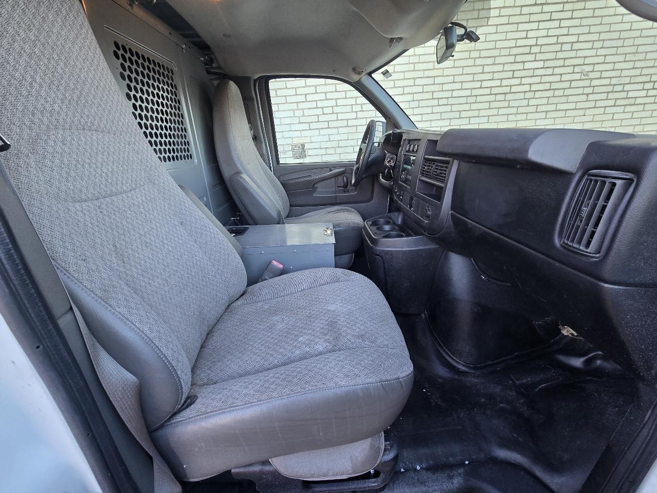 Chevrolet Express Cargo Van RWD 2500 135" 2014