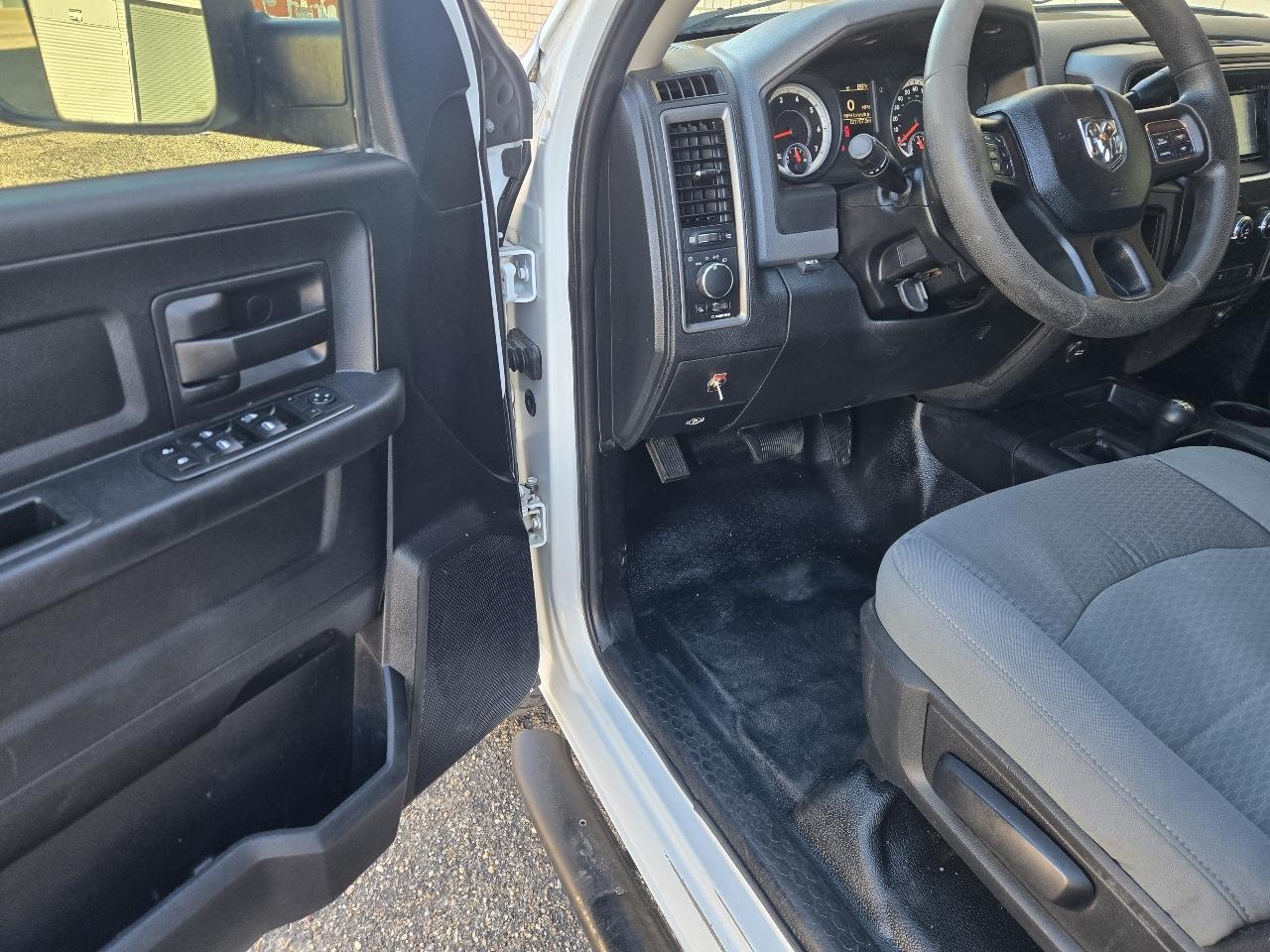 RAM 2500 Tradesman Crew Cab LWB 4WD 2013
