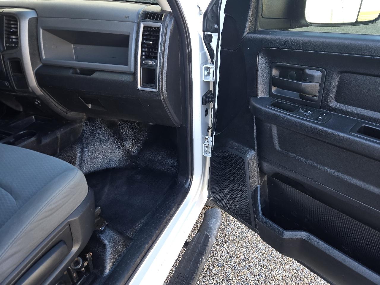 RAM 2500 Tradesman Crew Cab LWB 4WD 2013