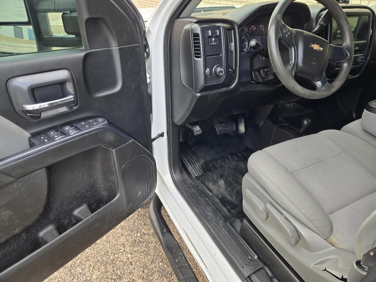 Chevrolet Silverado 2500HD Work Truck Double Cab Short Box 4WD 2019