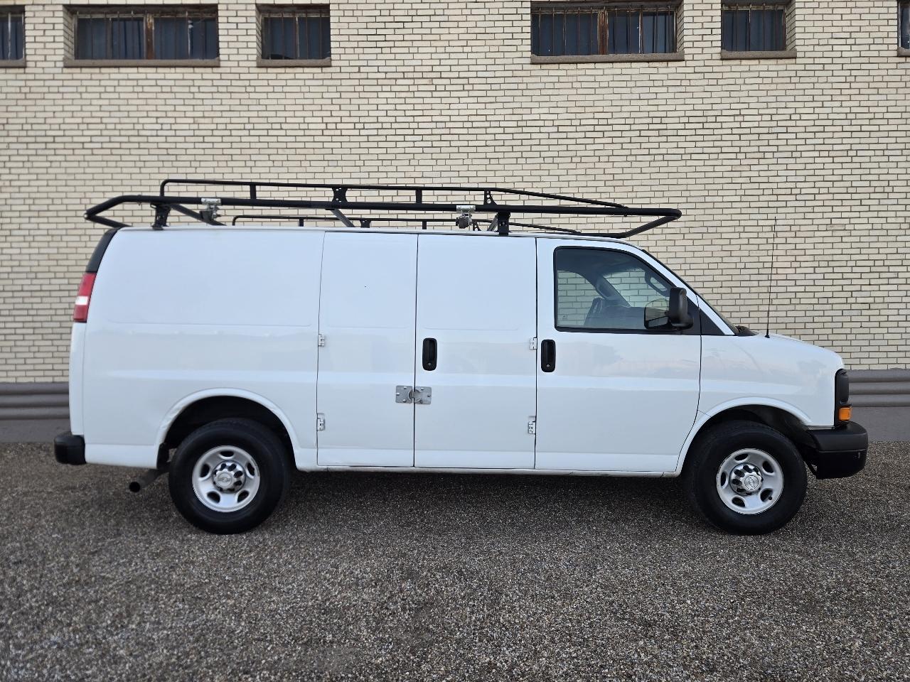 Chevrolet Express Cargo Van RWD 2500 135" 2016
