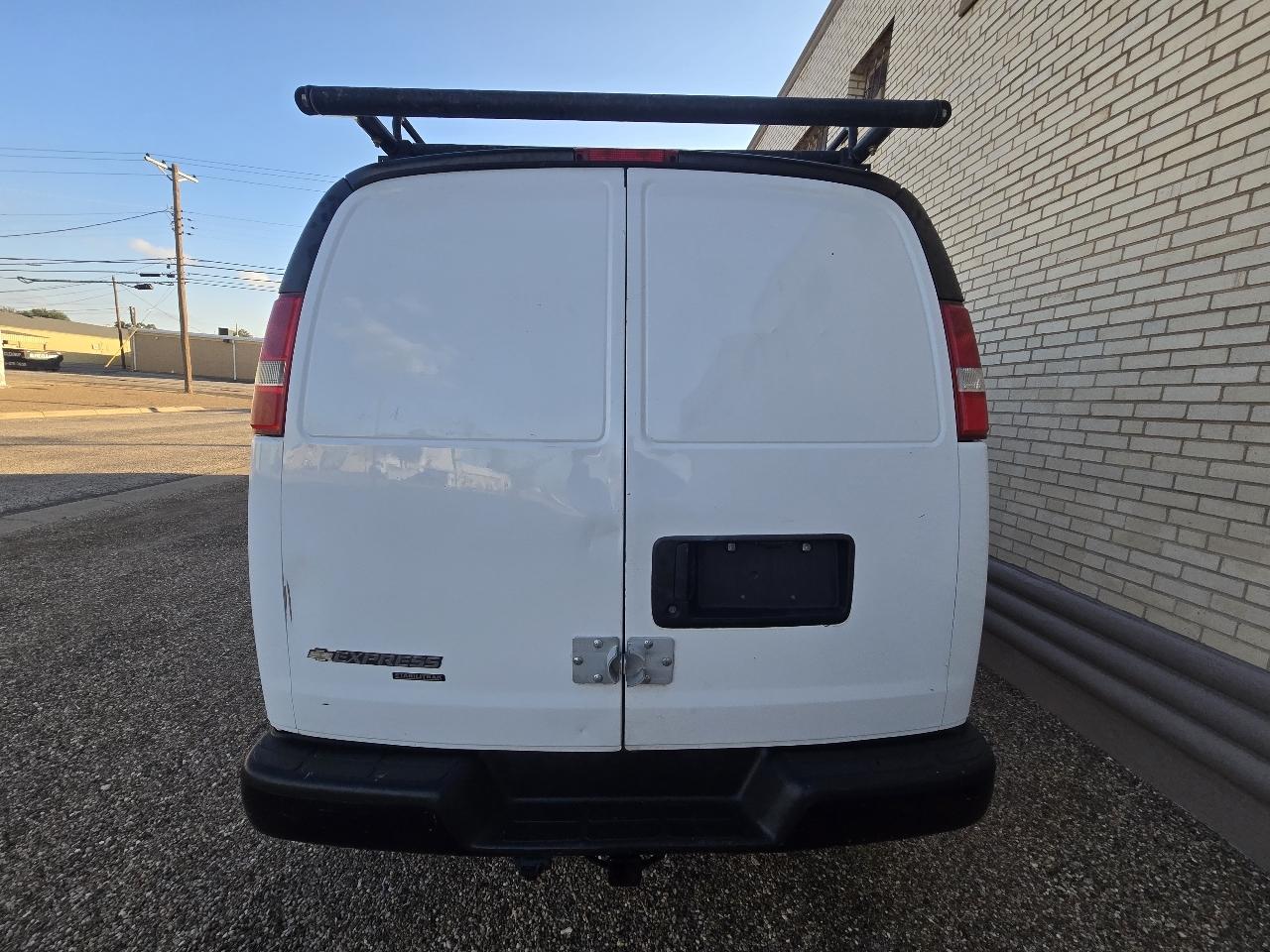 Chevrolet Express Cargo Van RWD 2500 135" 2016