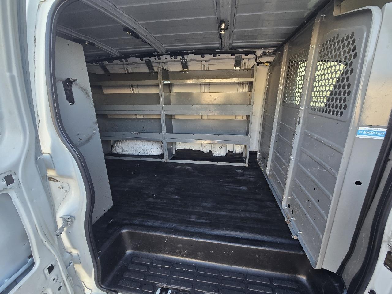 Chevrolet Express Cargo Van RWD 2500 135" 2016