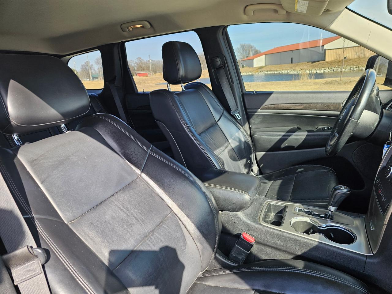 Jeep Grand Cherokee Laredo 4WD 2011