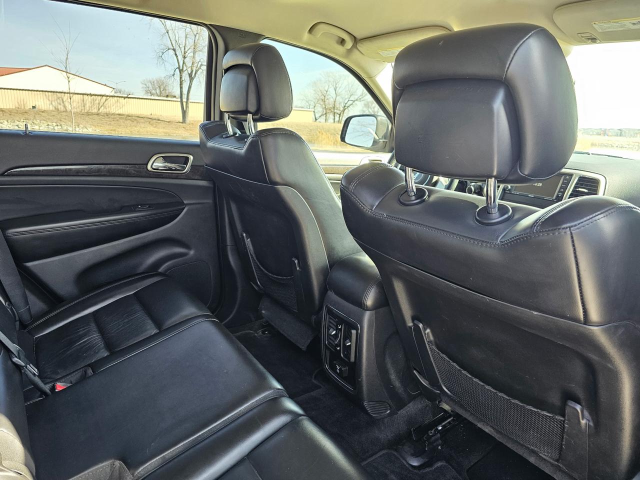 Jeep Grand Cherokee Laredo 4WD 2011