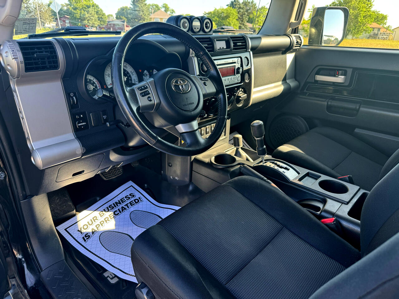 Toyota FJ Cruiser 4WD AT 2012 Toyota FJ Cruiser 4WD AT 2012