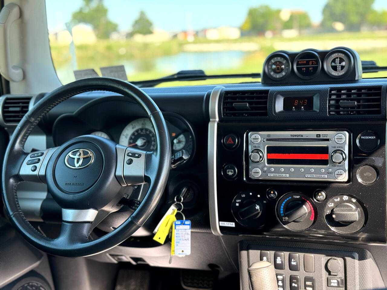 Toyota FJ Cruiser 4WD AT 2012 Toyota FJ Cruiser 4WD AT 2012