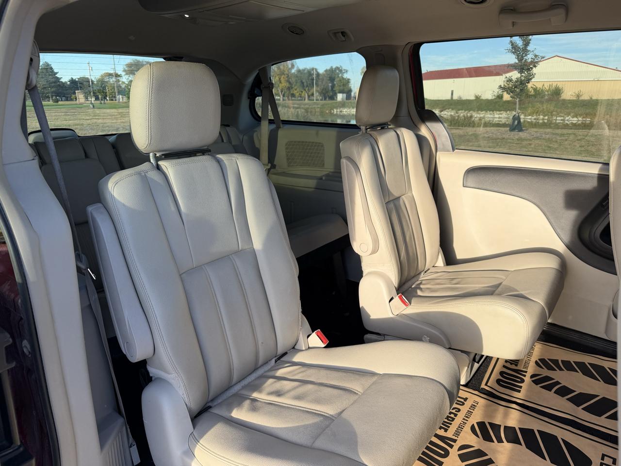 Chrysler Town & Country LX 2015