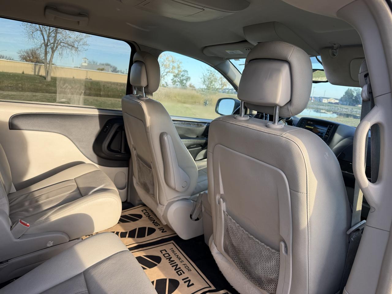 Chrysler Town & Country LX 2015