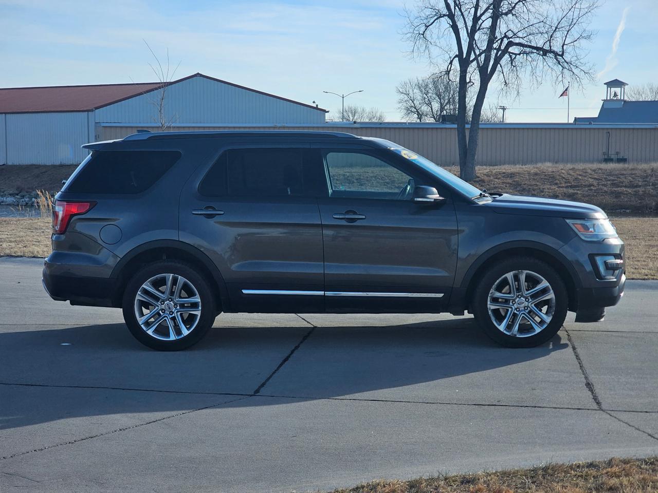 Ford Explorer XLT 4WD 2016