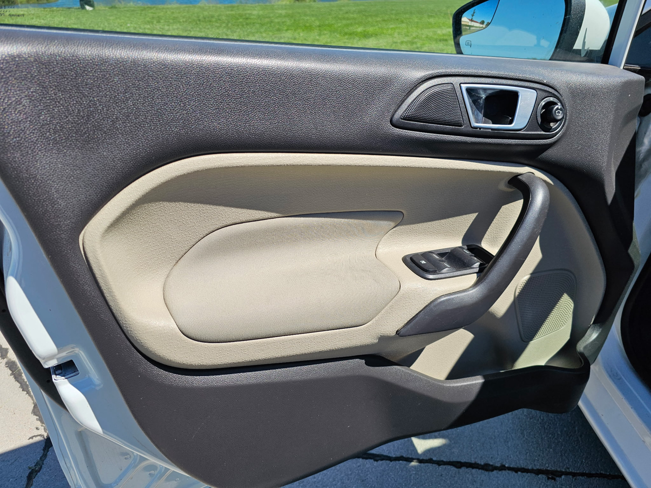 Ford Fiesta SE Sedan 2014 Ford Fiesta SE Sedan 2014