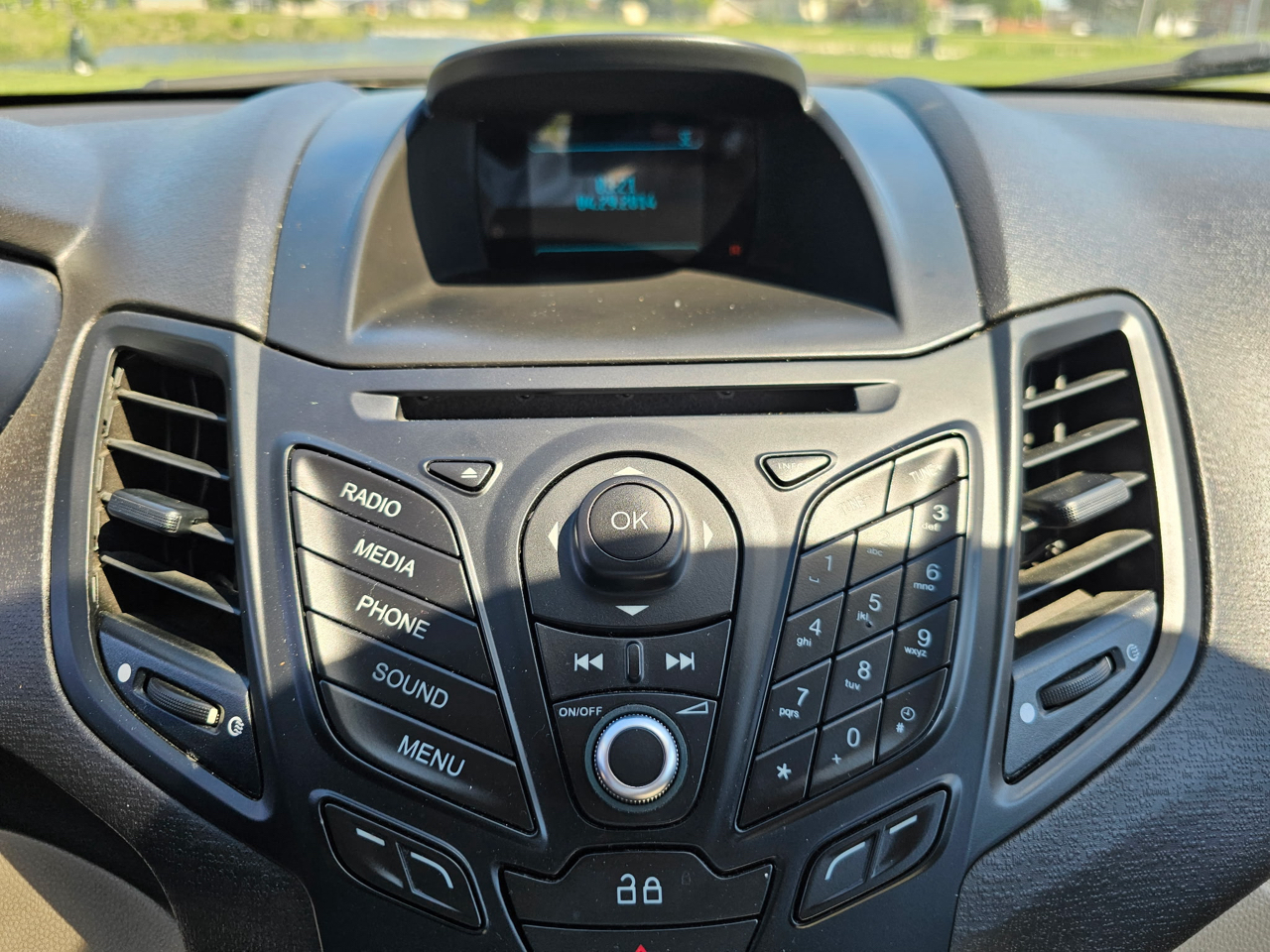 Ford Fiesta SE Sedan 2014 Ford Fiesta SE Sedan 2014