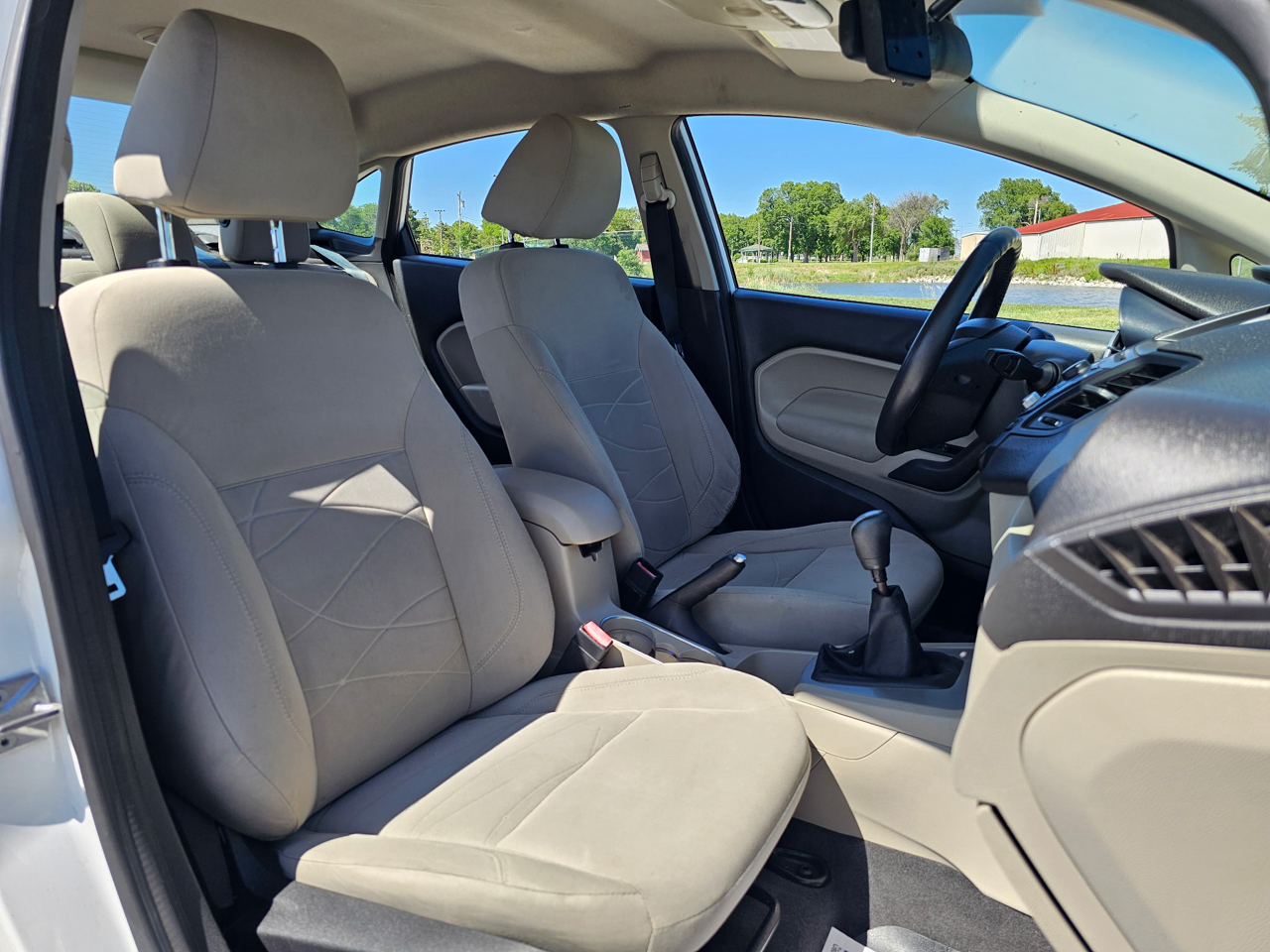 Ford Fiesta SE Sedan 2014 Ford Fiesta SE Sedan 2014