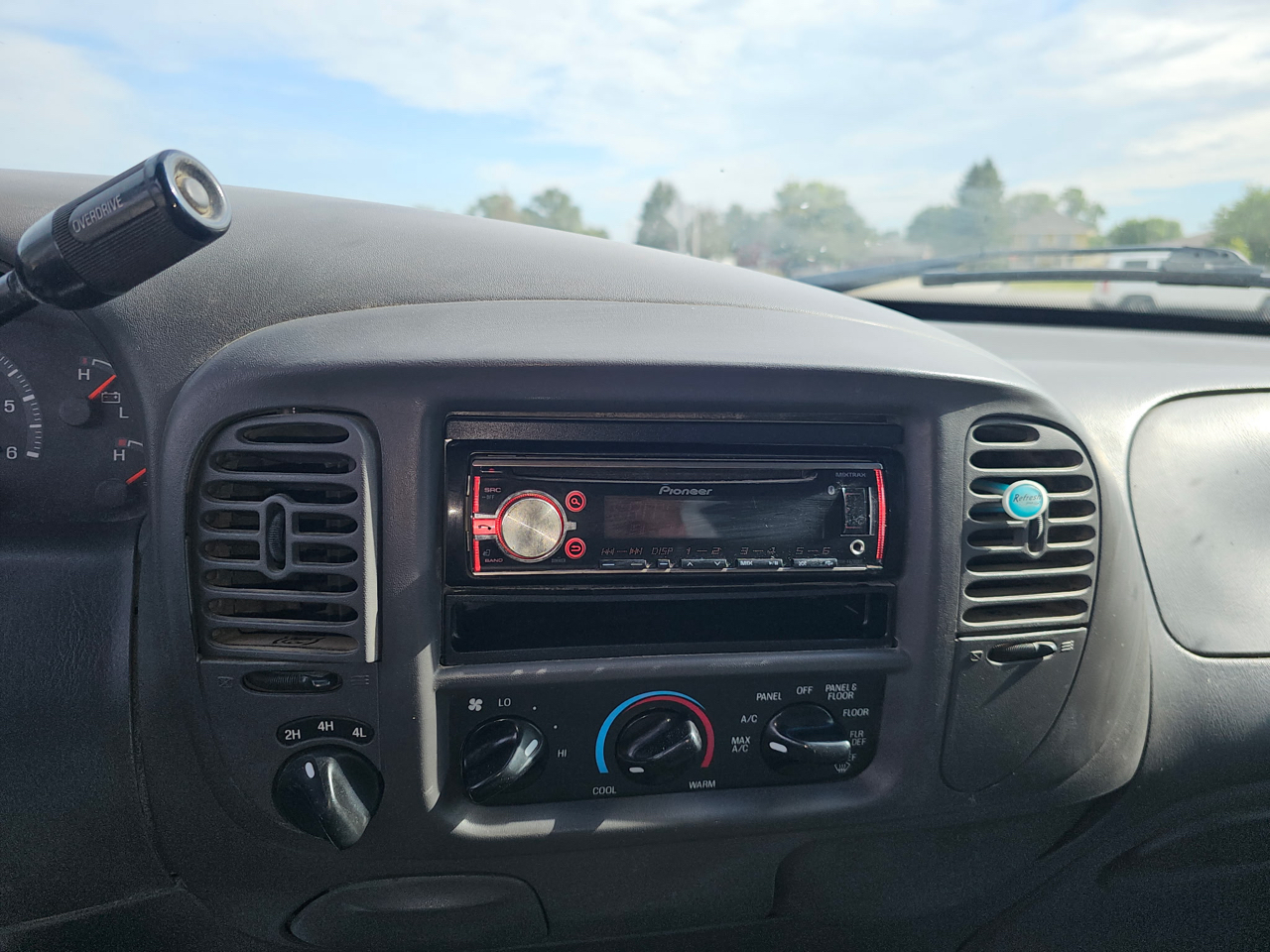 Ford F-150 4WD SuperCrew 139" Lariat 2001 Ford F-150 4WD SuperCrew 139" Lariat 2001