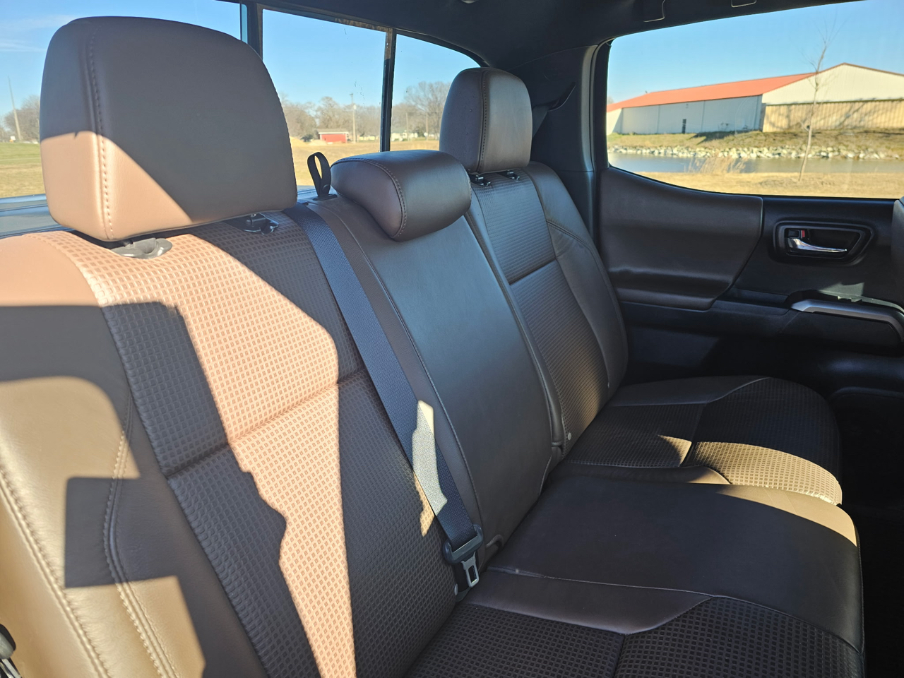 Toyota Tacoma Limited Double Cab V6 6AT 4WD 2017