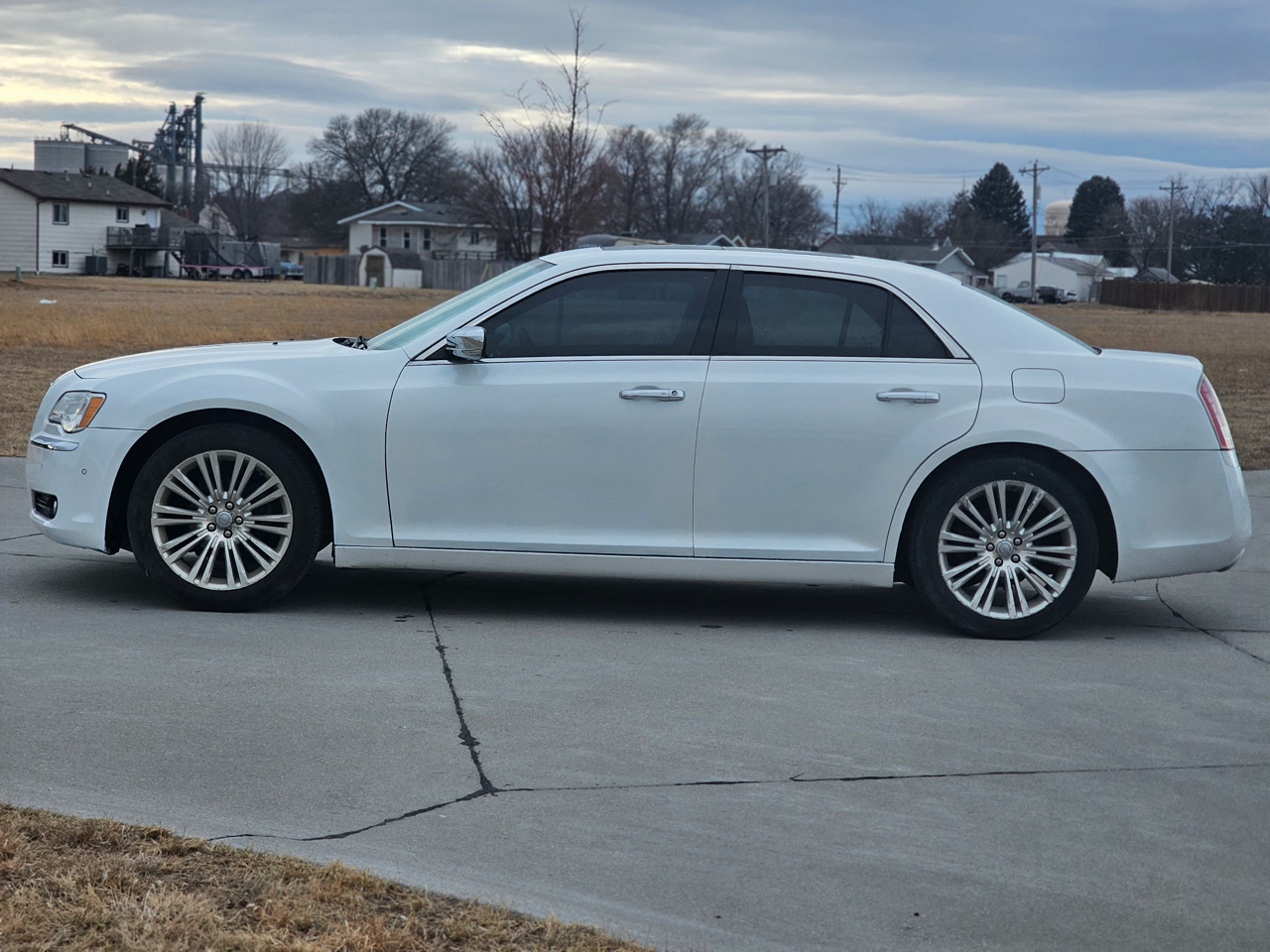 Chrysler 300 Limited RWD 2011