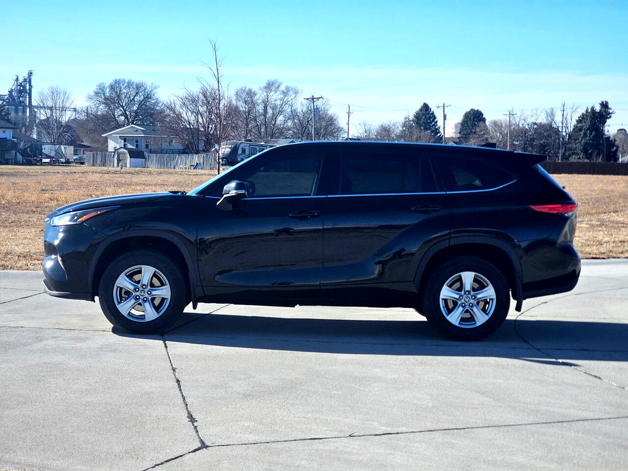 Toyota Highlander LE AWD V6 2021