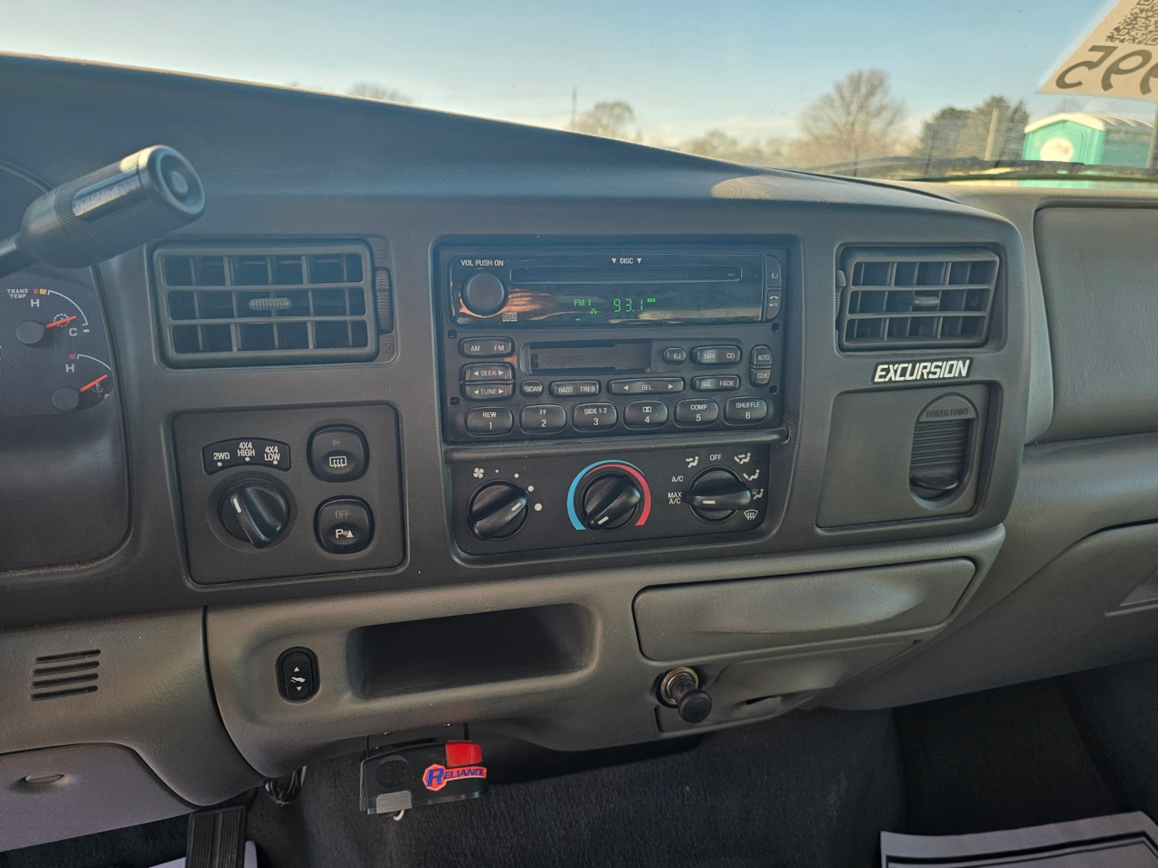 Ford Excursion XLT 6.8L 4WD 2002