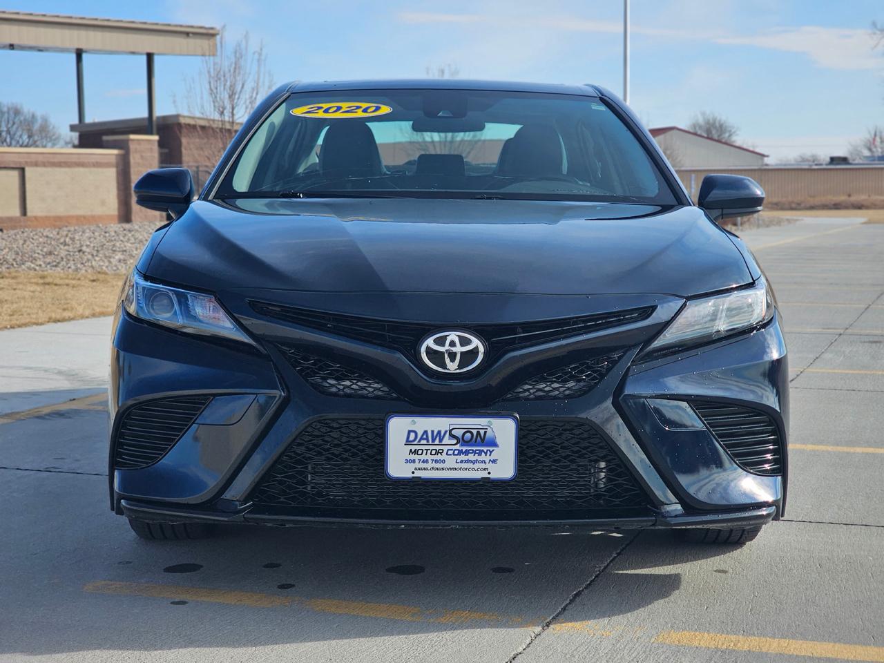 Toyota Camry SE 2020