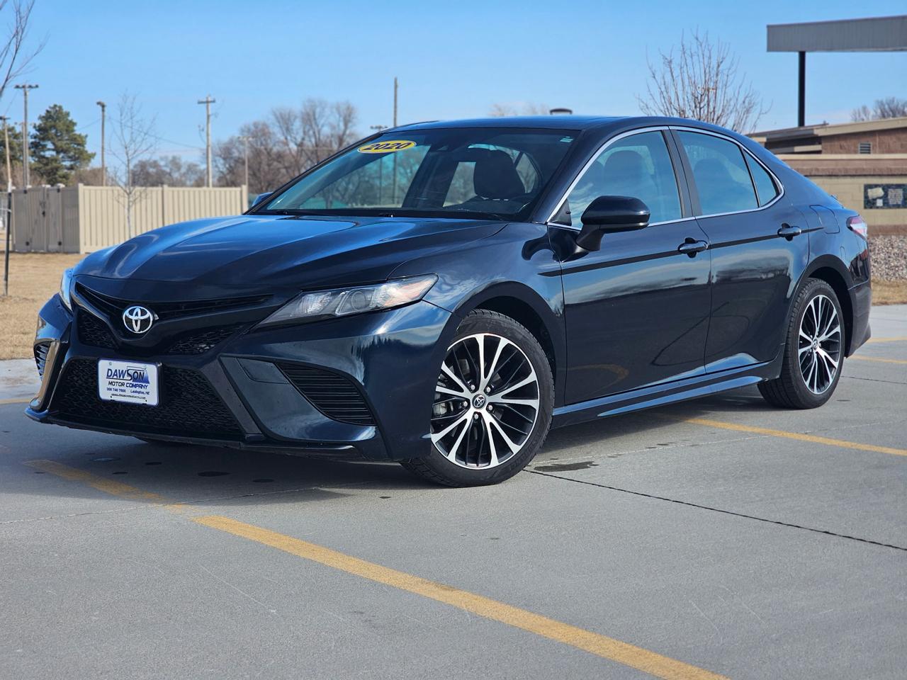 Toyota Camry SE 2020