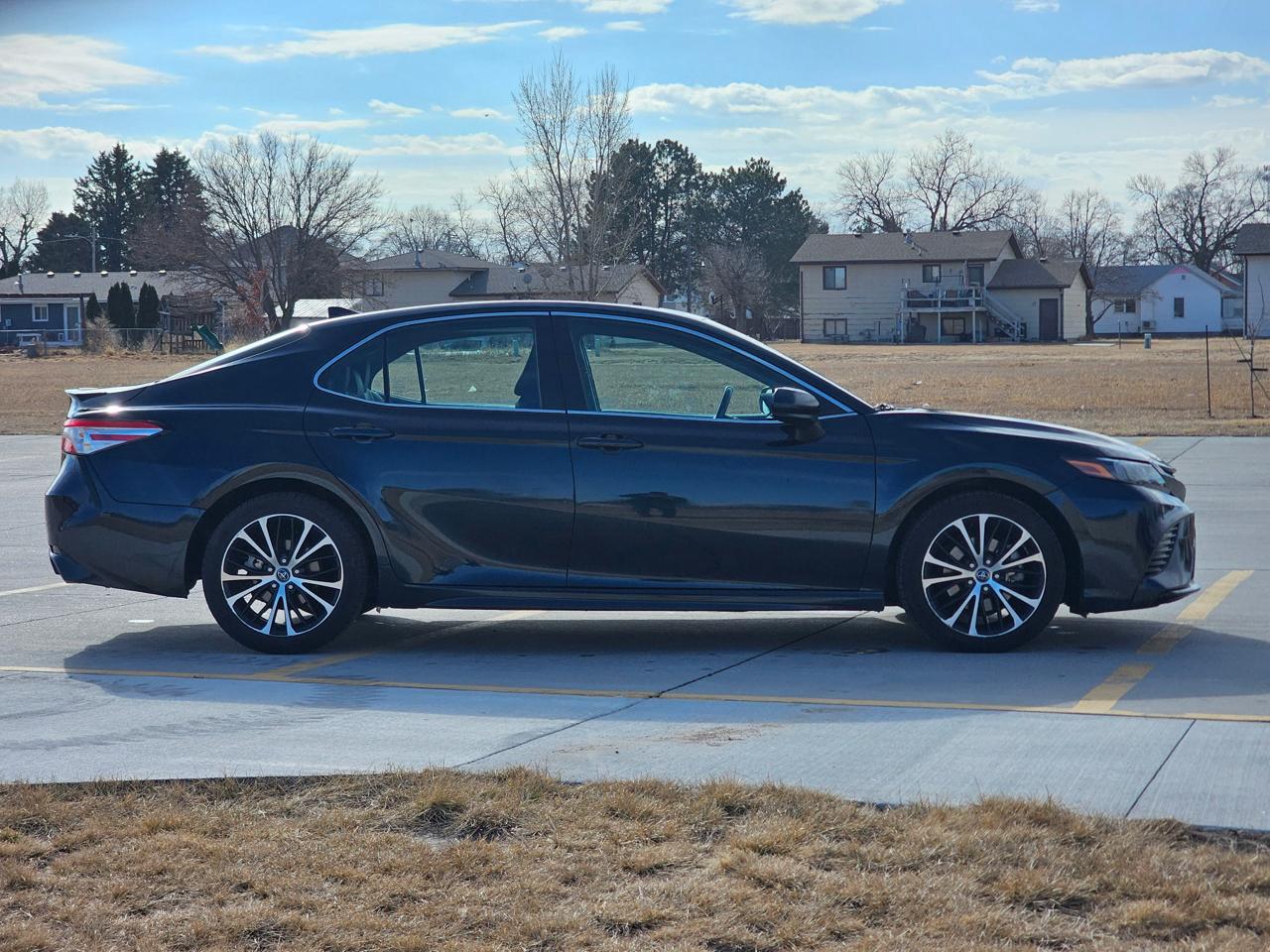 Toyota Camry SE 2020