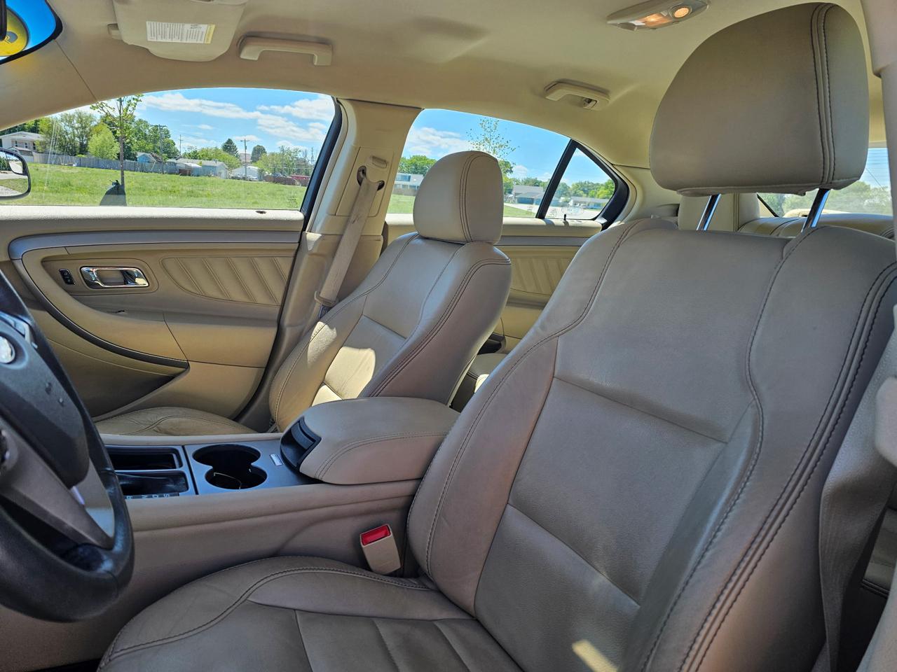 Ford Taurus SEL FWD 2018