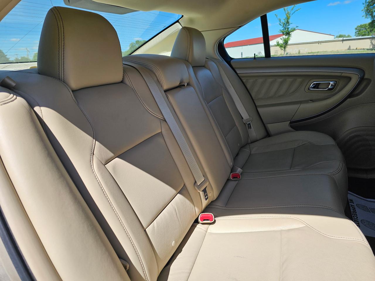 Ford Taurus SEL FWD 2018