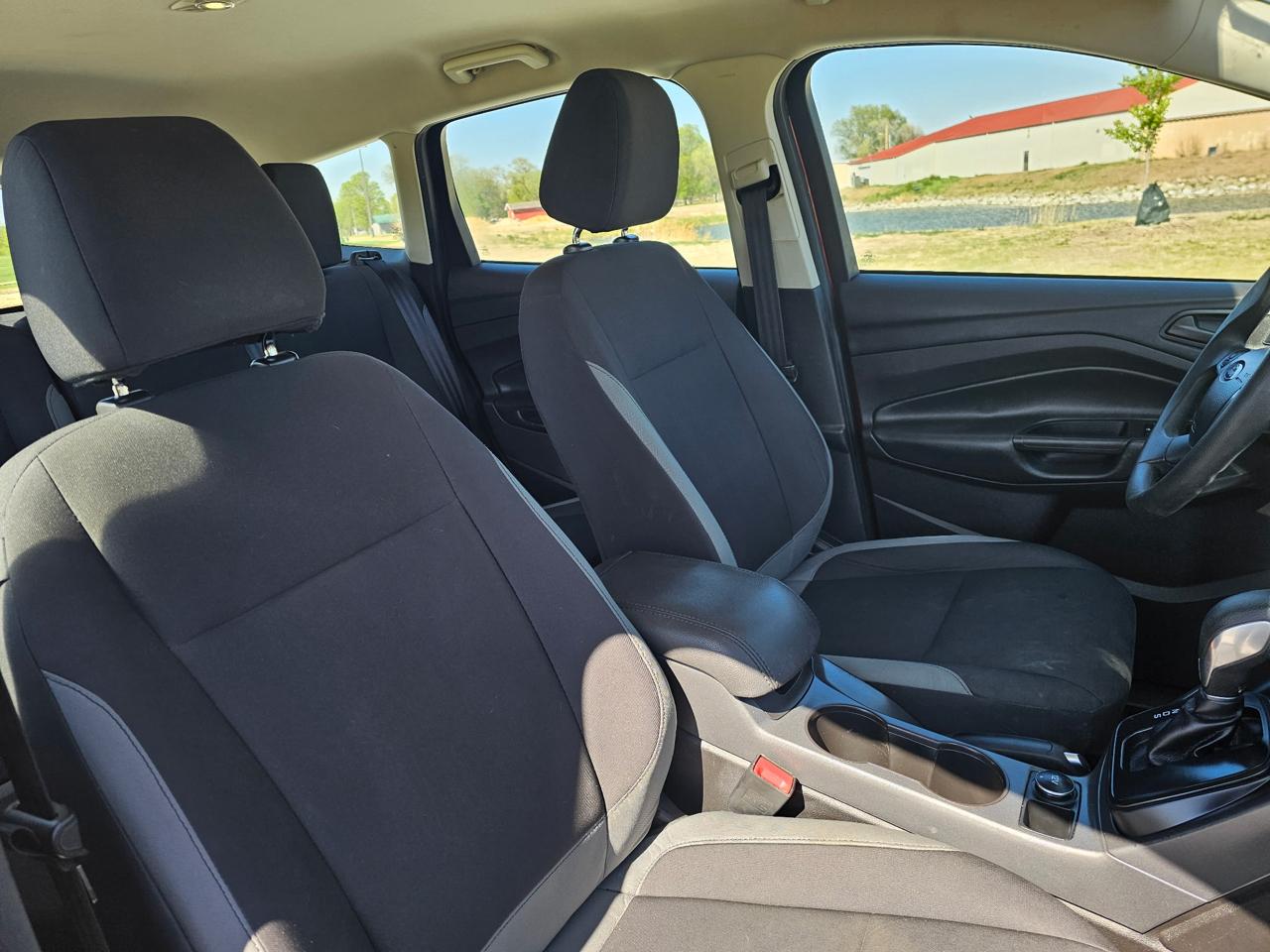 Ford Escape S FWD 2015