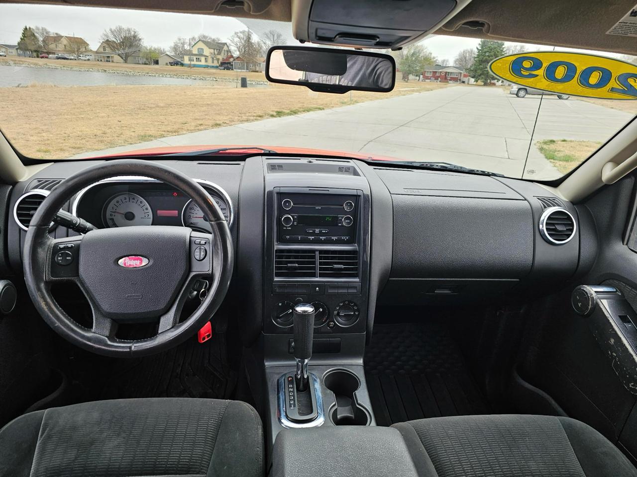 Ford Explorer XLT 4.0L AWD 2009