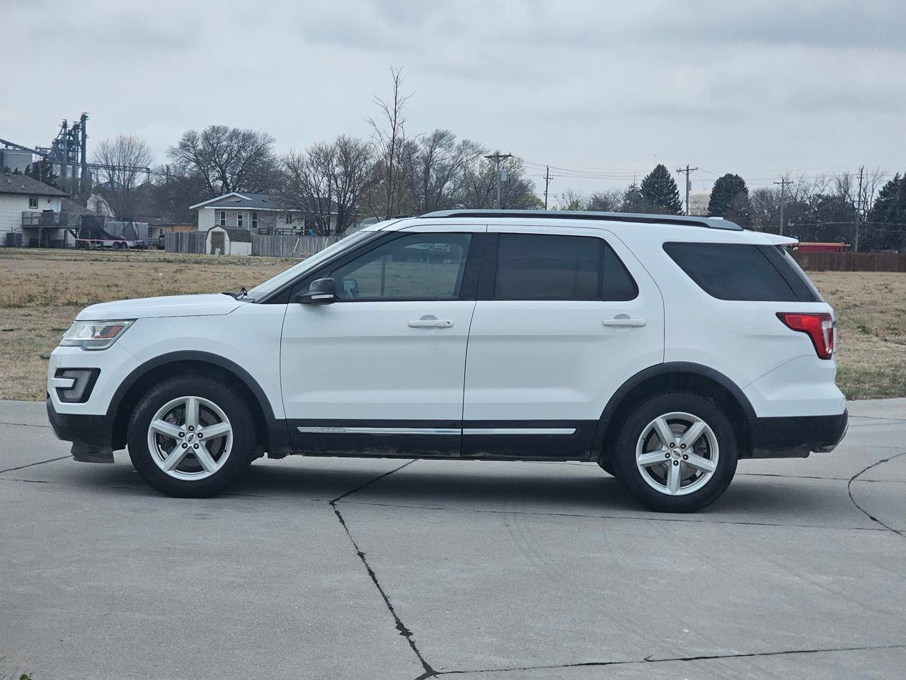 Ford Explorer XLT 4WD 2017