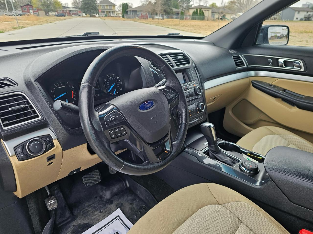 Ford Explorer XLT 4WD 2017