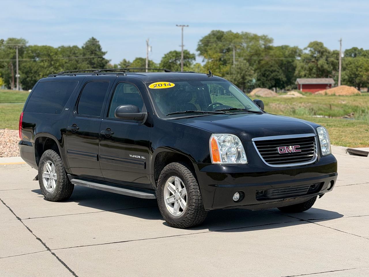 GMC Yukon XL SLT 1/2 Ton 4WD 2014